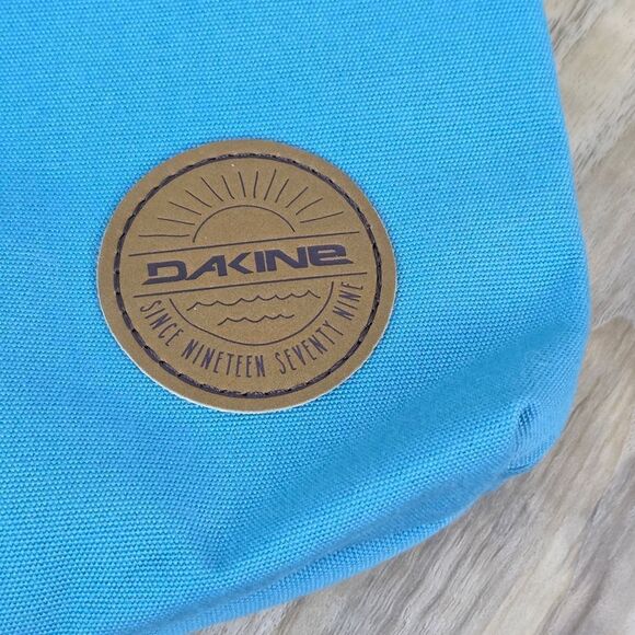 🔸️NWT Dakine Teal w/Olive Strap Bay Islands Jo Jo Crossbody Purse - Picture 7 of 10